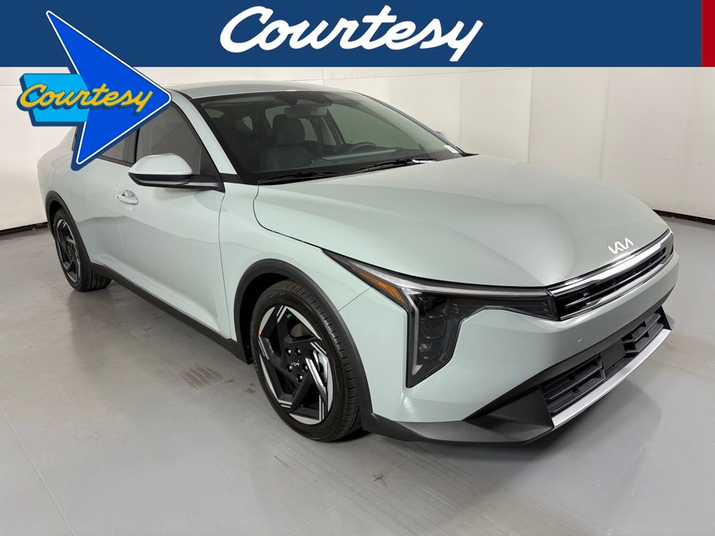 2025 Kia K4 EX's photo