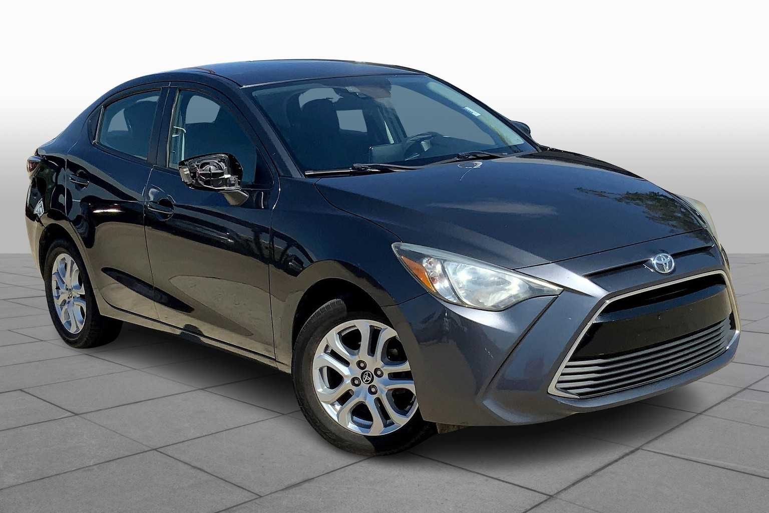 2017 Toyota Yaris iA photo 2