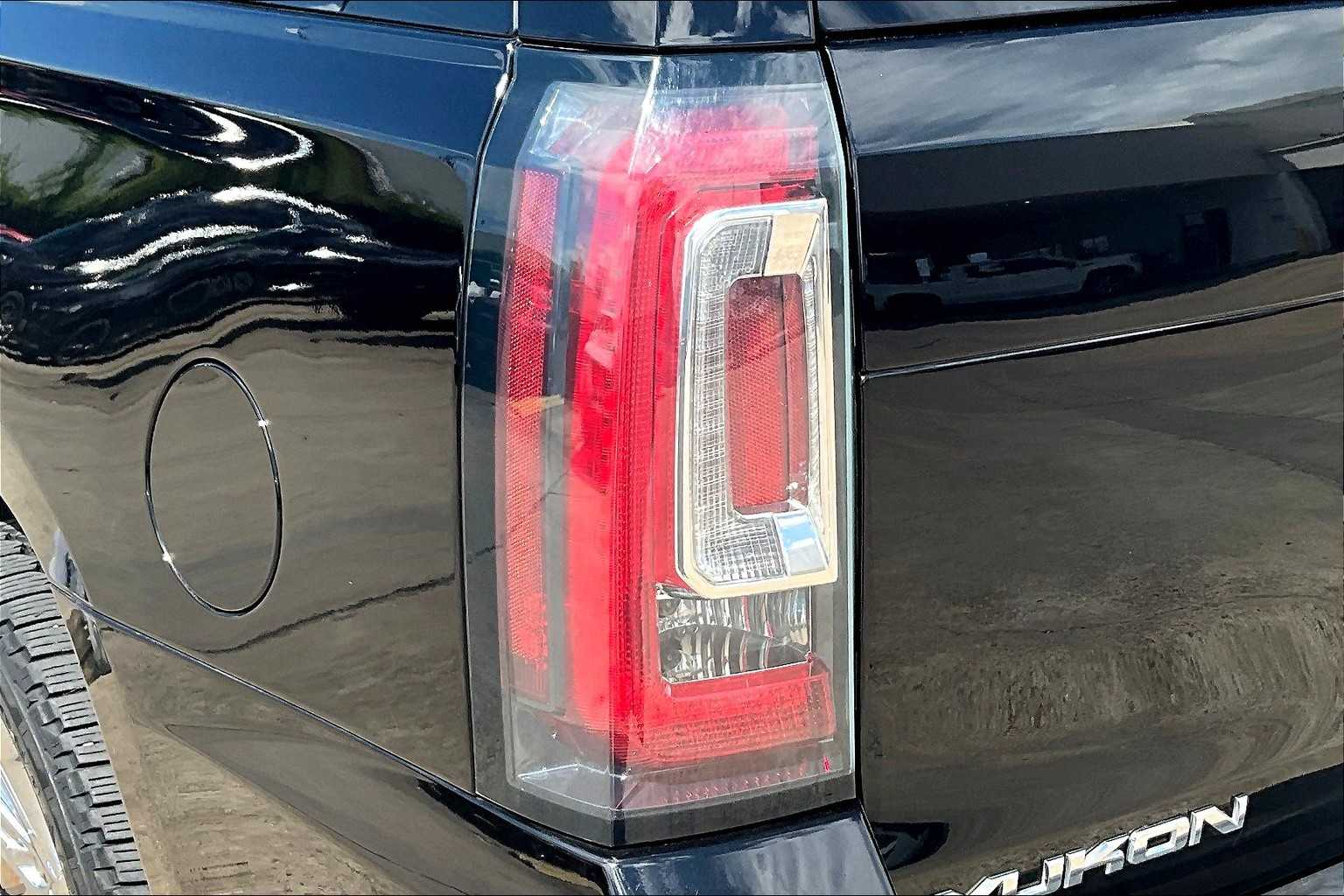 2017 Gmc Yukon Denali photo 28