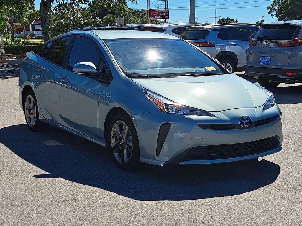 2020 Toyota Prius Limited photo 3