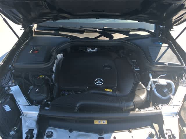 2021 Mercedes Benz GLC 300 photo 2