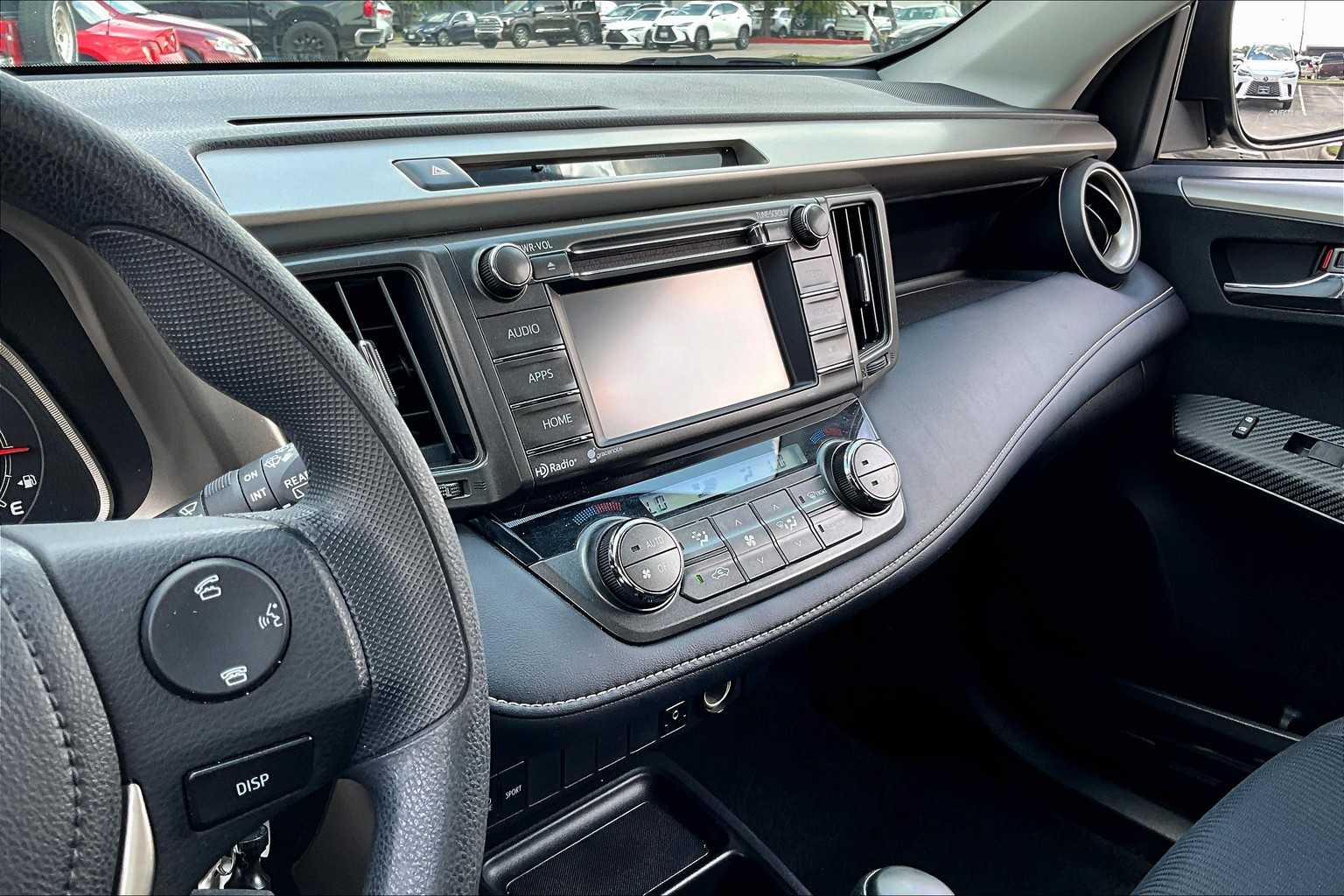 2014 Toyota RAV4 XLE photo 5