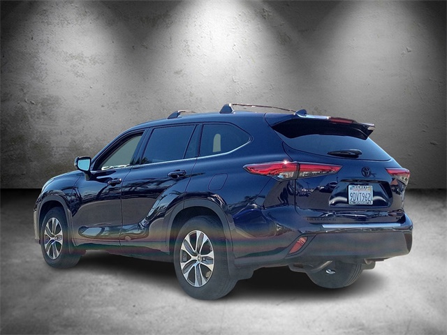 2022 Toyota Highlander XLE photo 4