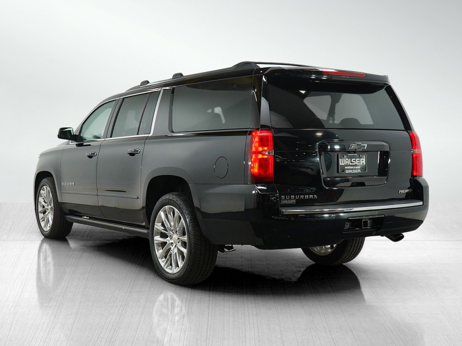 2019 Chevrolet Suburban Premier photo 3