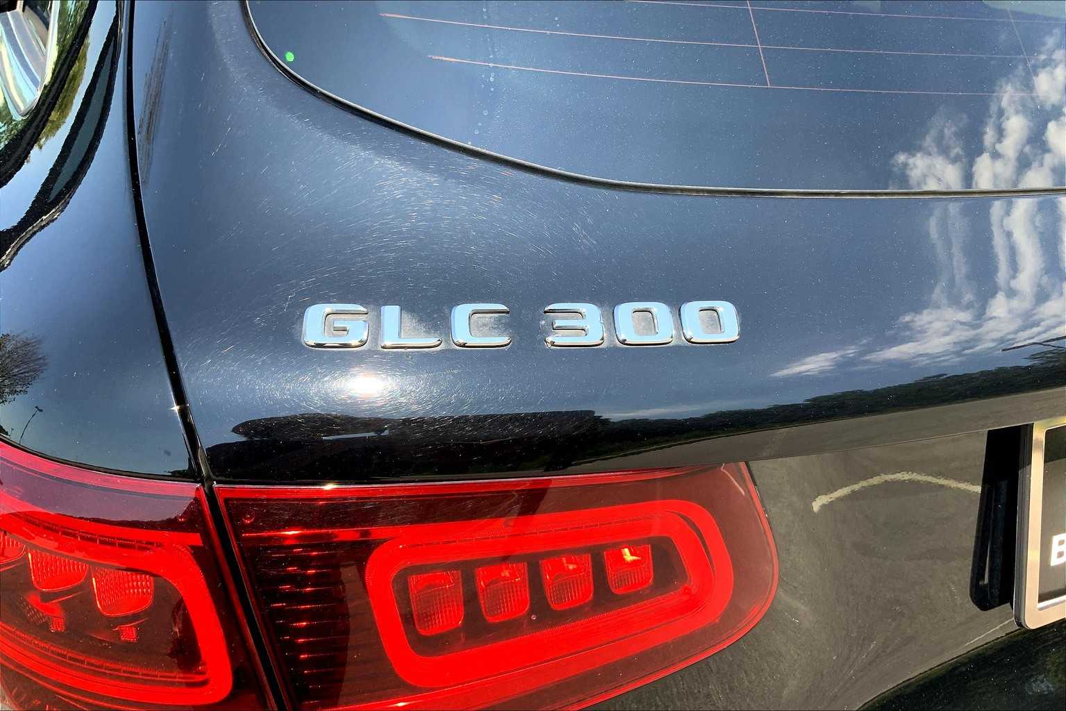 2021 Mercedes Benz GLC 300 photo 33