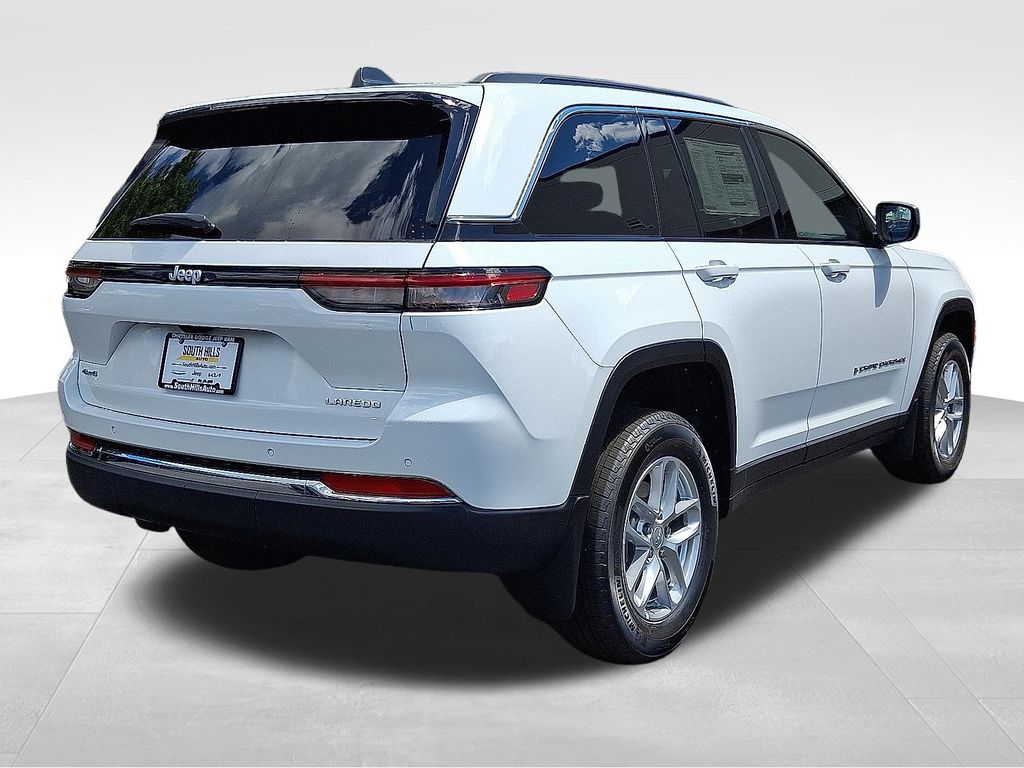 2025 Jeep Grand Cherokee Laredo X photo 6