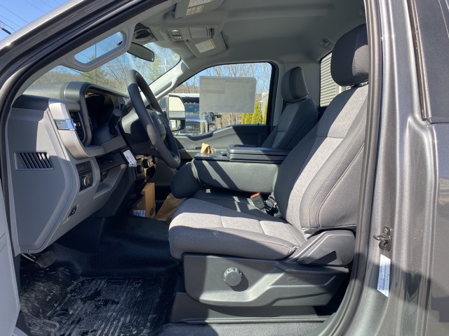 2024 Ford F-350 photo 13