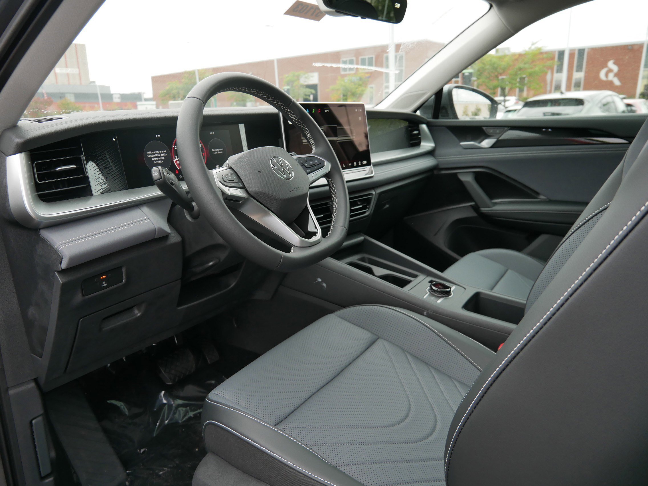 2025 Volkswagen Tiguan SE photo 3