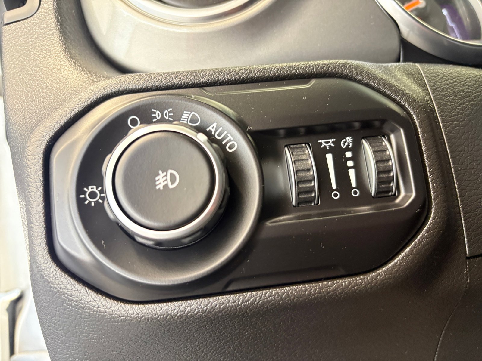 2021 Jeep Wrangler Unlimited Sahara photo 13