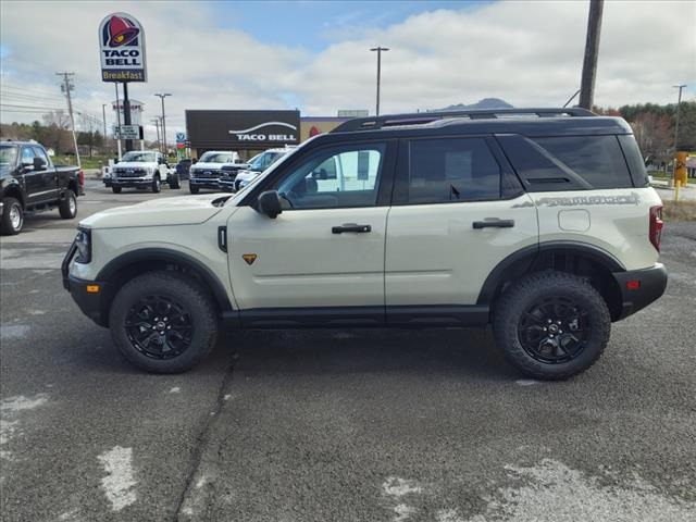 2025 Ford Bronco Sport Badlands photo 2