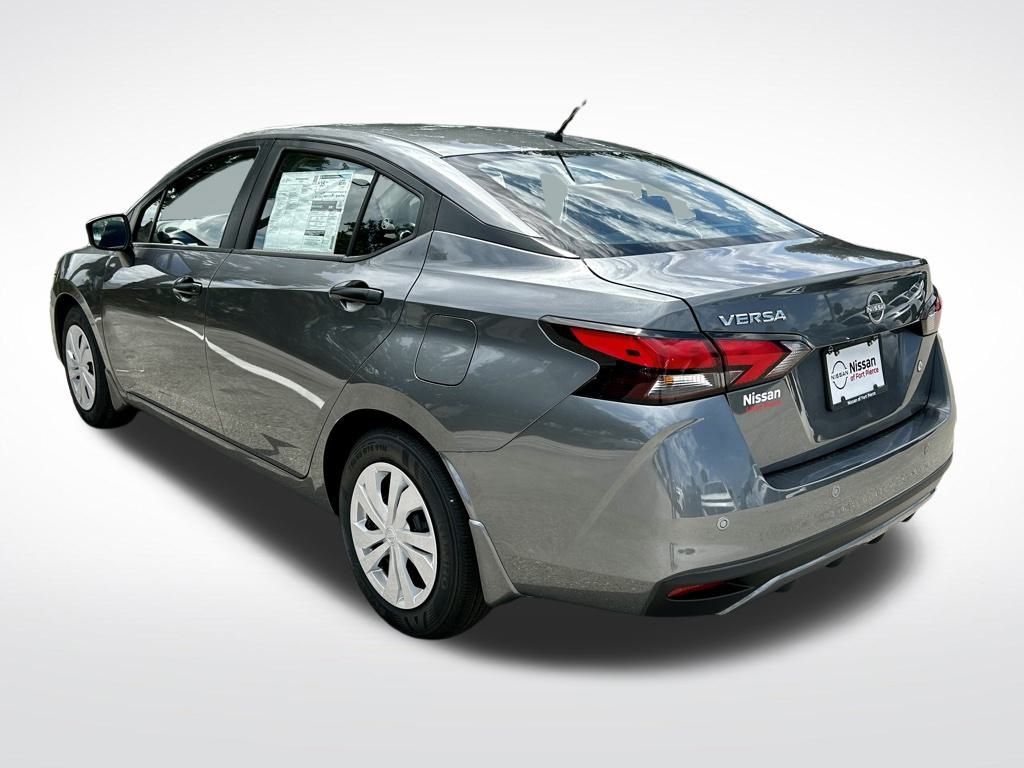 2025 Nissan Versa S photo 4