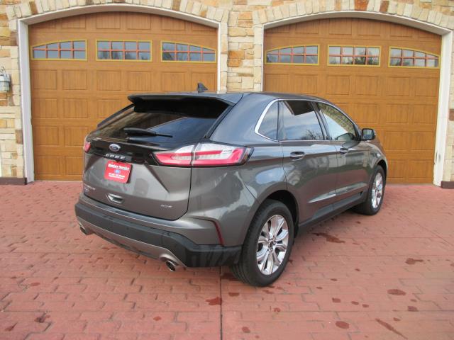 2024 Ford Edge Titanium photo 4