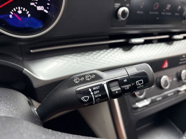 2023 Kia Carnival LX photo 17