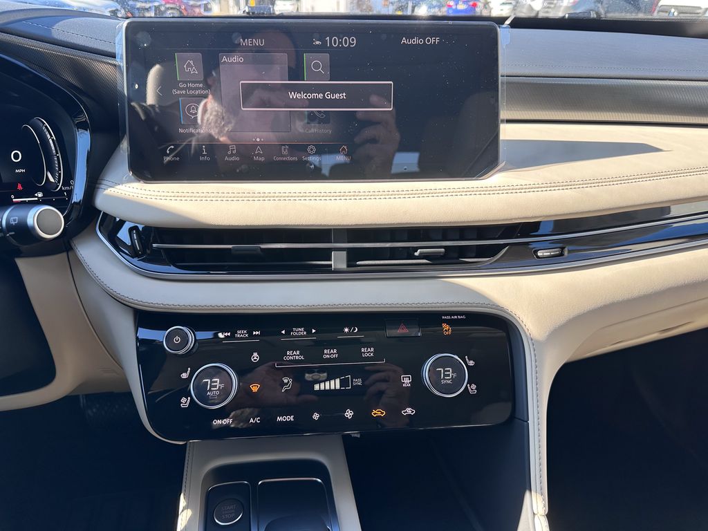 2025 Infiniti QX60 Luxe photo 3