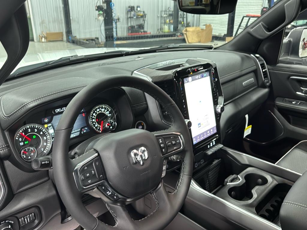 2025 Ram 1500 Laramie photo 3