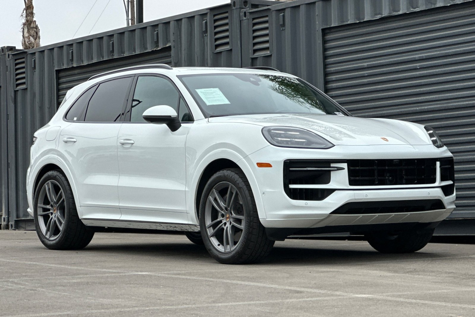 2025 Porsche Cayenne Turbo photo 10