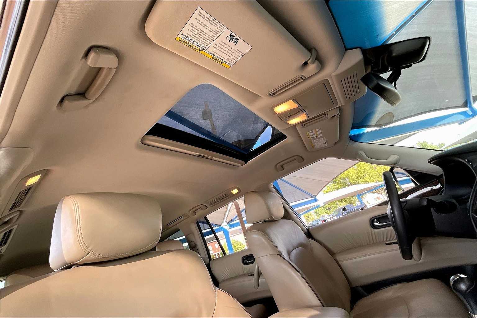 2017 Nissan Armada Platinum photo 13