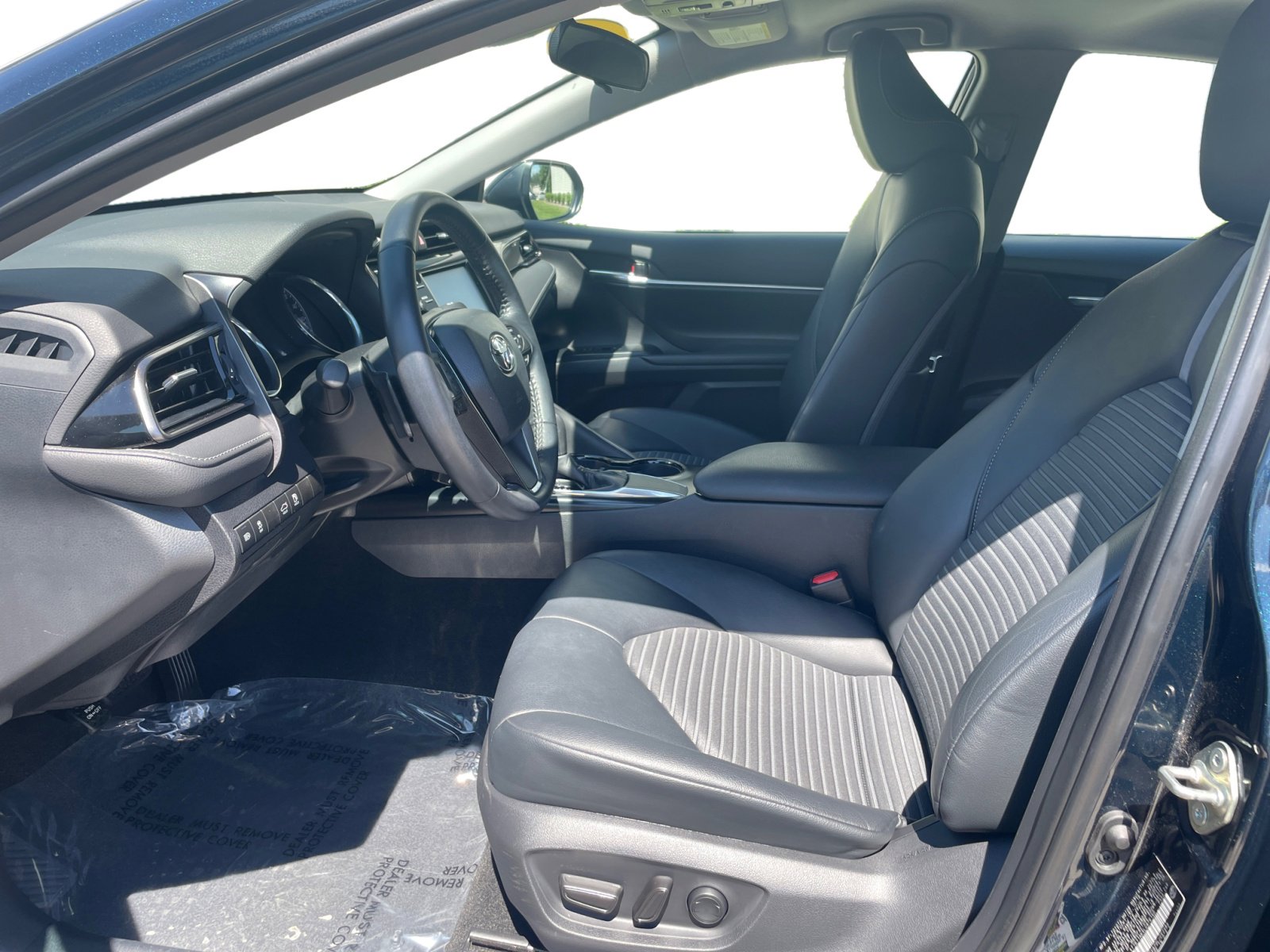Used 2020 Toyota Camry SE with VIN 4T1G11AKXLU876150 for sale in Kansas City