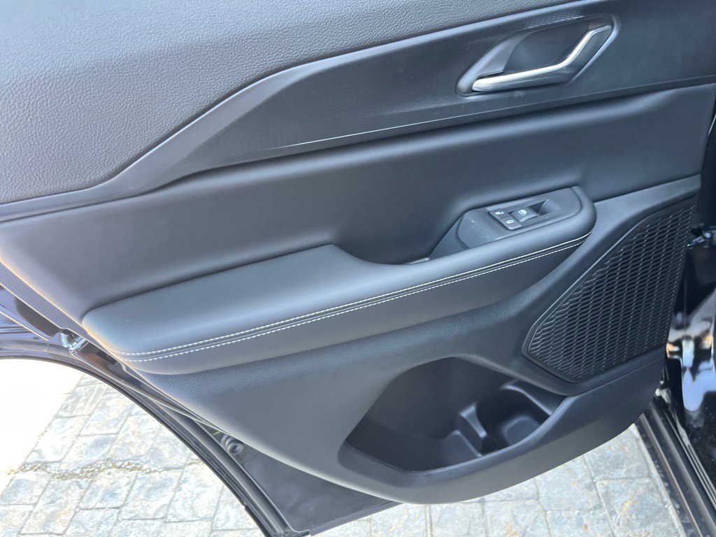 2025 Jeep Grand Cherokee Laredo Altitude photo 12