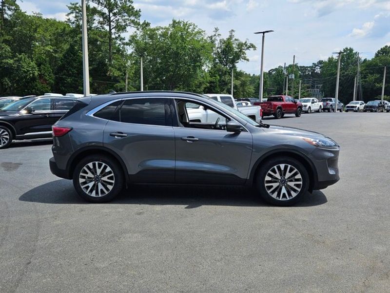 2022 Ford Escape Titanium Hybrid photo 15