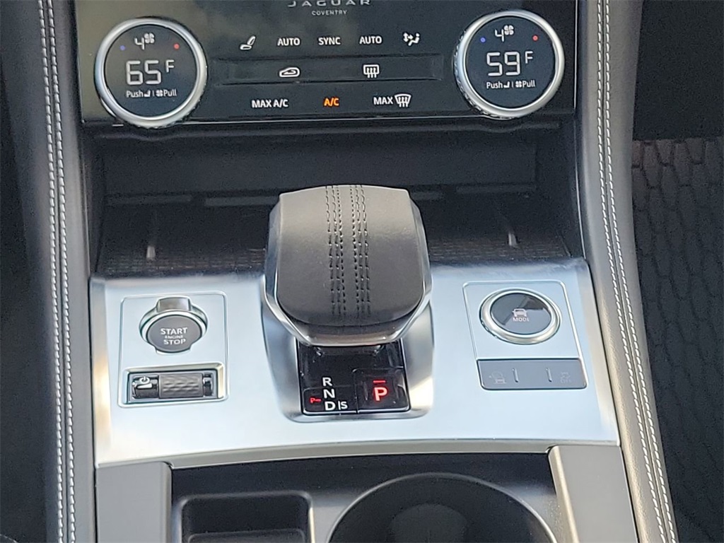 2026 Jaguar F-PACE P400 R-Dynamic S photo 4