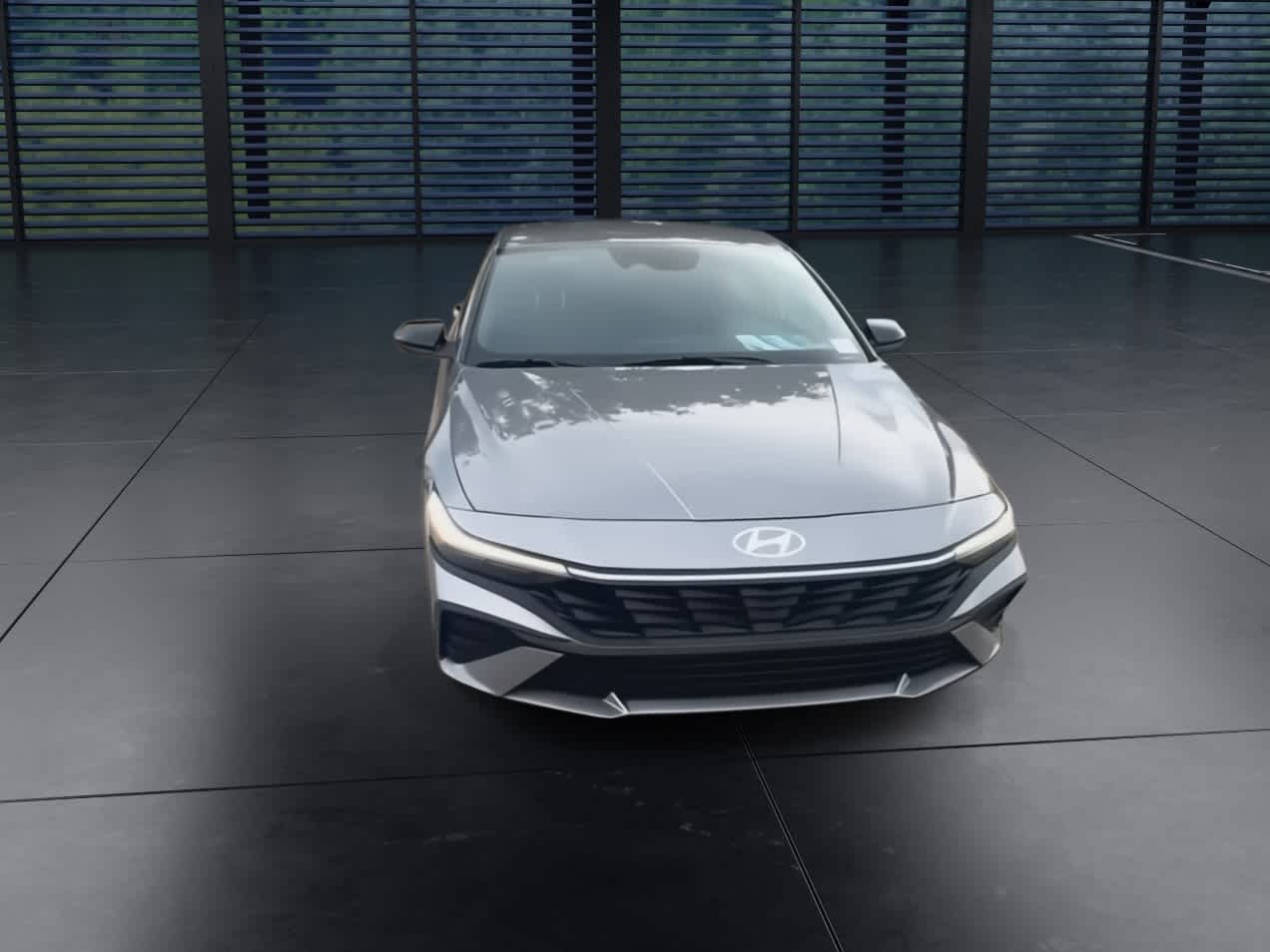 2025 Hyundai Elantra SEL Sport photo 3