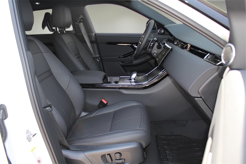 2026 Land Rover Range Rover Evoque S photo 17