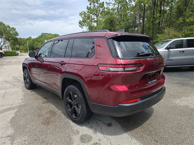 2025 Jeep Grand Cherokee Limited photo 4