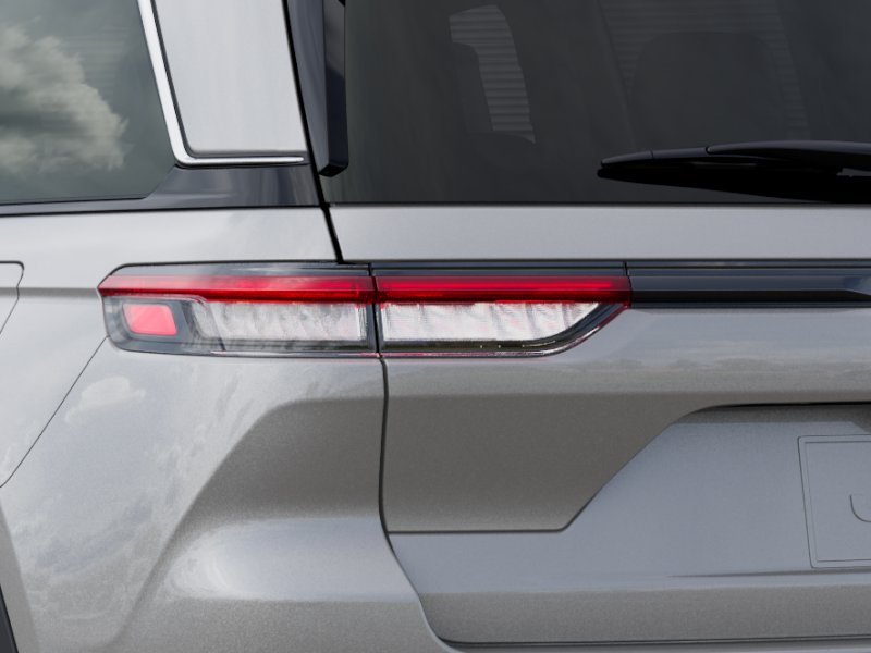 2025 Jeep Grand Cherokee Laredo Altitude photo 3