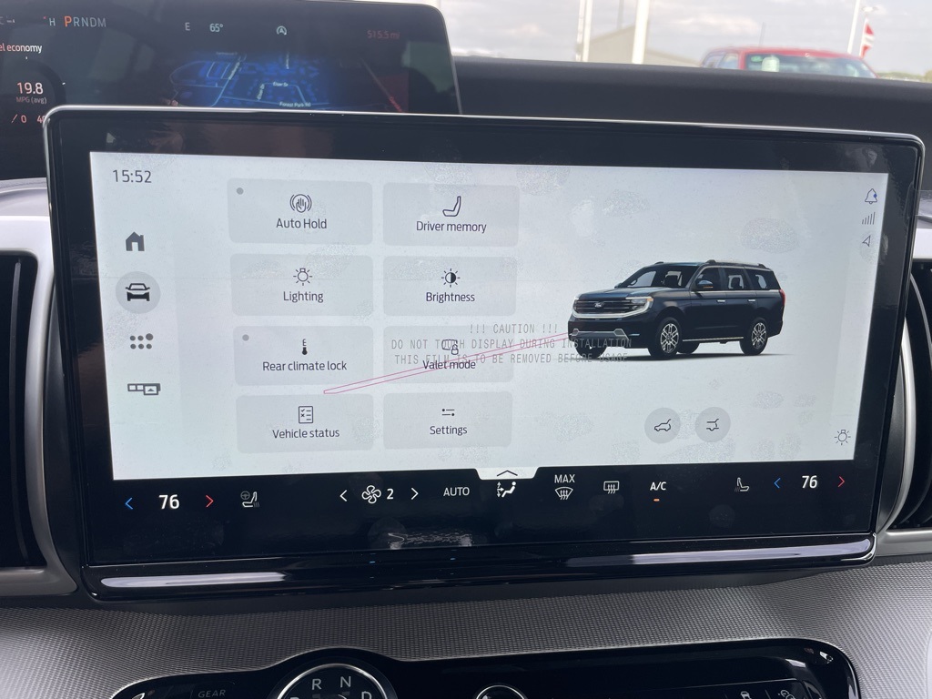 2025 Ford Expedition photo 16