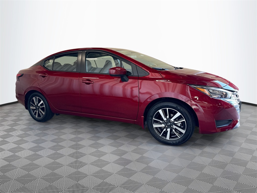 2025 Nissan Versa SV photo 4