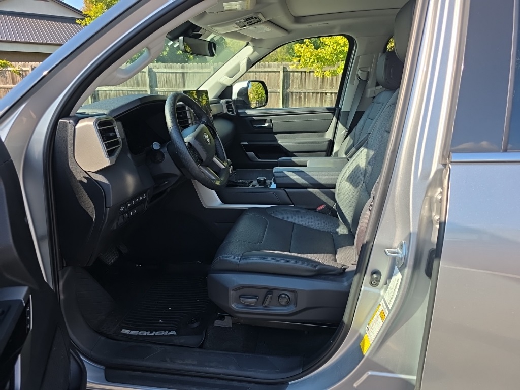 2023 Toyota Sequoia photo 6
