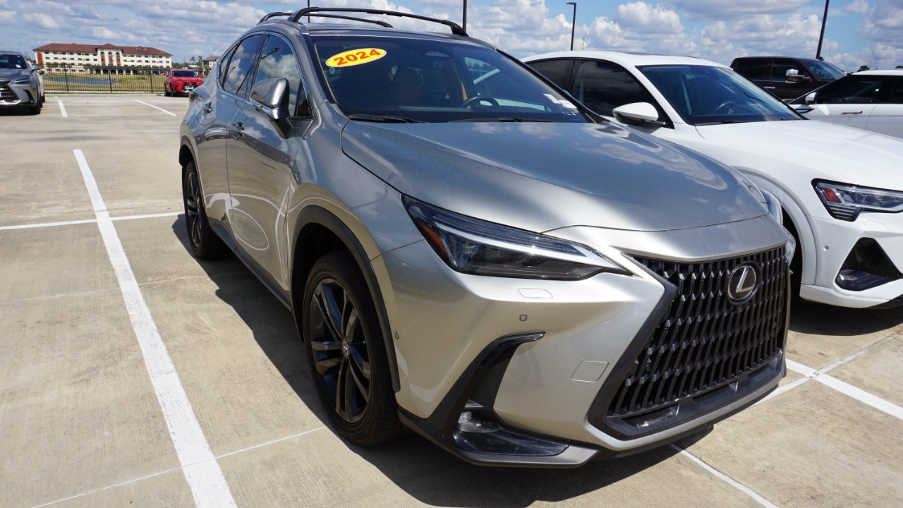 2024 Lexus NX 350 Luxury photo 2