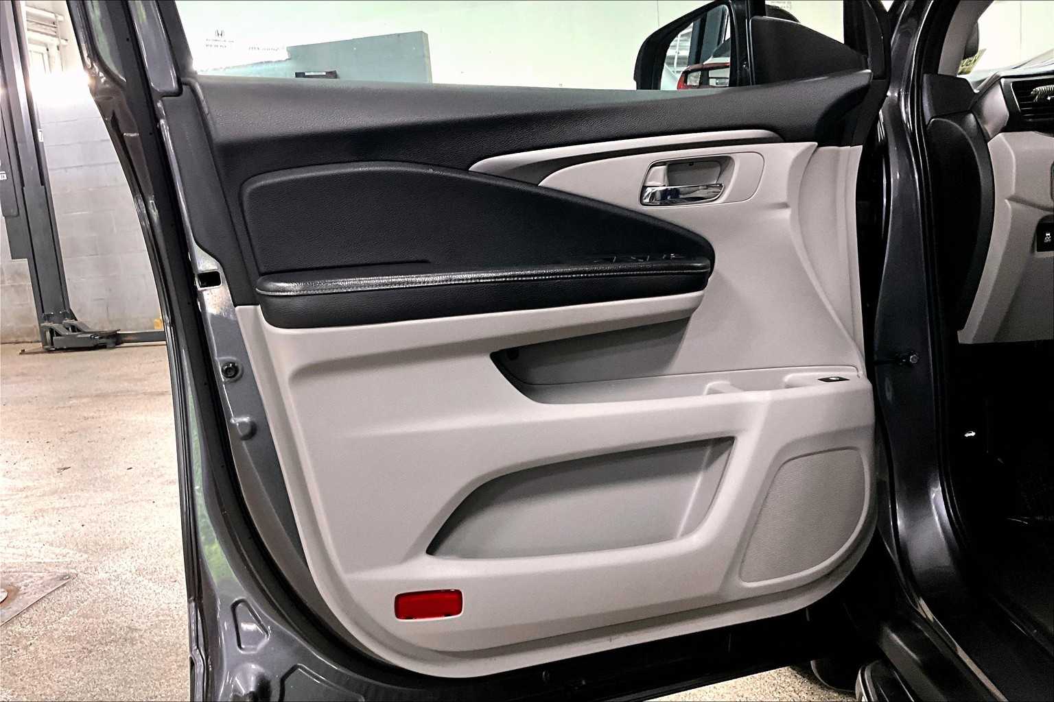 2019 Honda Ridgeline RTL-T photo 21