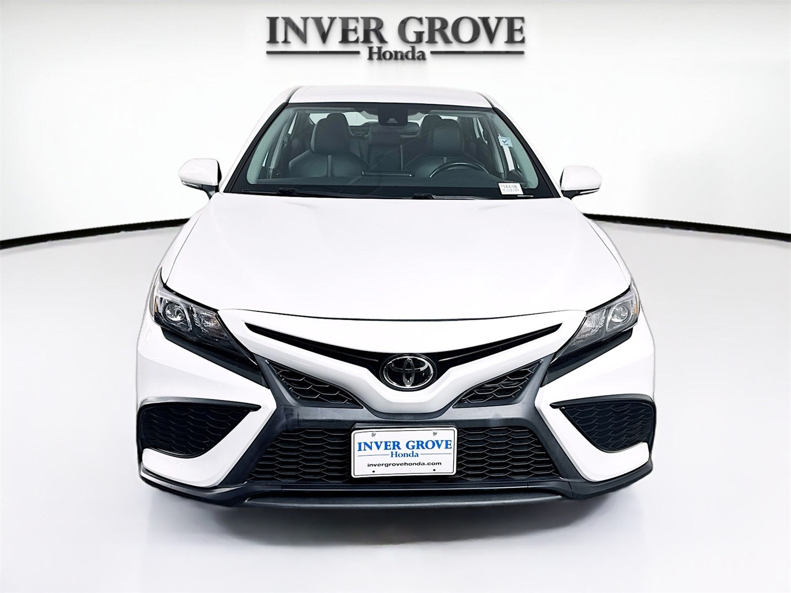 Used 2022 Toyota Camry SE with VIN 4T1G11AK5NU686792 for sale in Inver Grove Heights, Minnesota