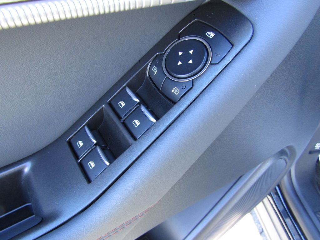 2025 Ford Explorer photo 11