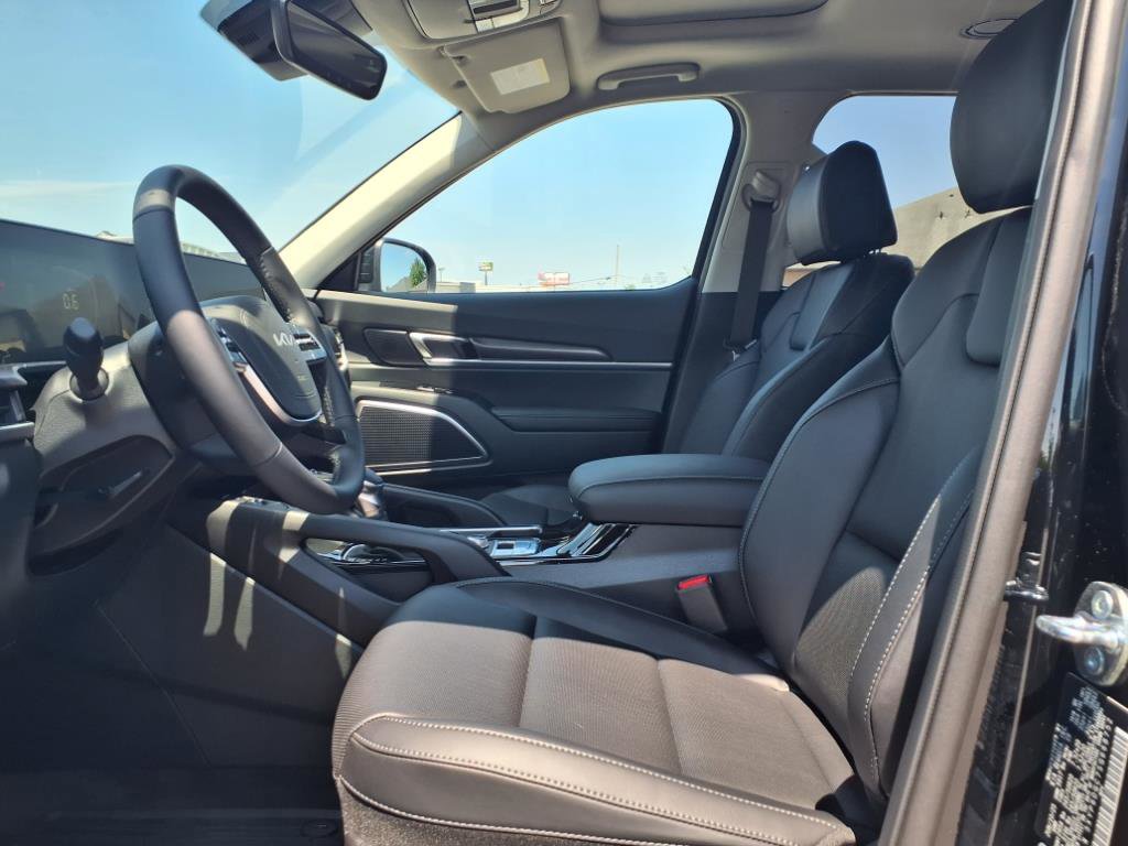 2025 Kia Telluride S photo 14