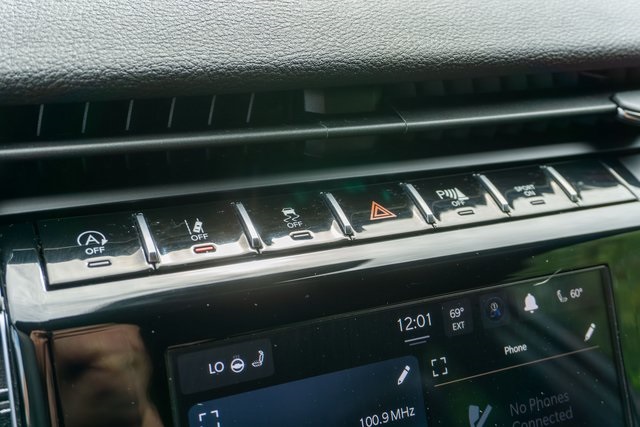 2023 Jeep Grand Cherokee Altitude photo 18