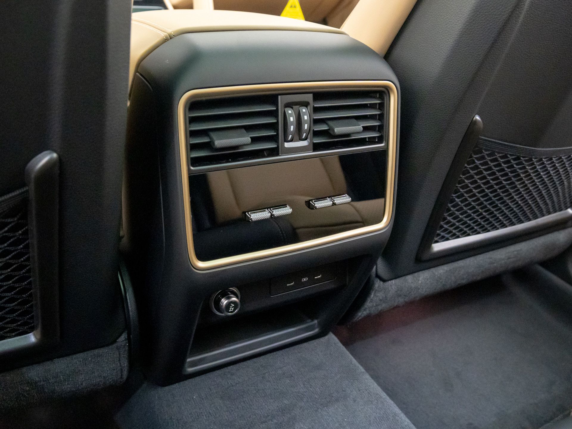 2025 Porsche Cayenne Coupe S photo 14
