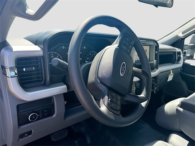 2025 Ford F-350 photo 4