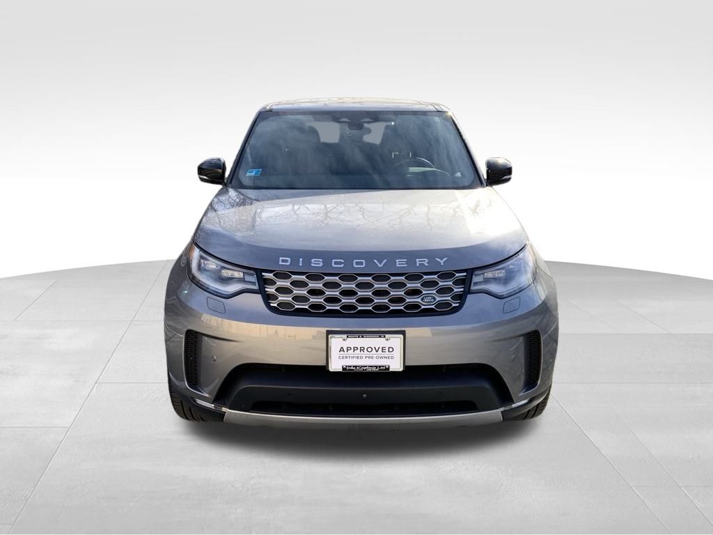 2025 Land Rover Discovery S photo 2