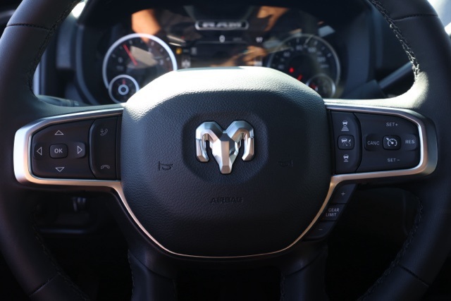 New 2026 Granite Crystal Metallic Clear-Coat Exterior Paint RAM Tradesman image 24