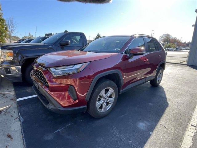 2023 Toyota RAV4 XLE photo 2