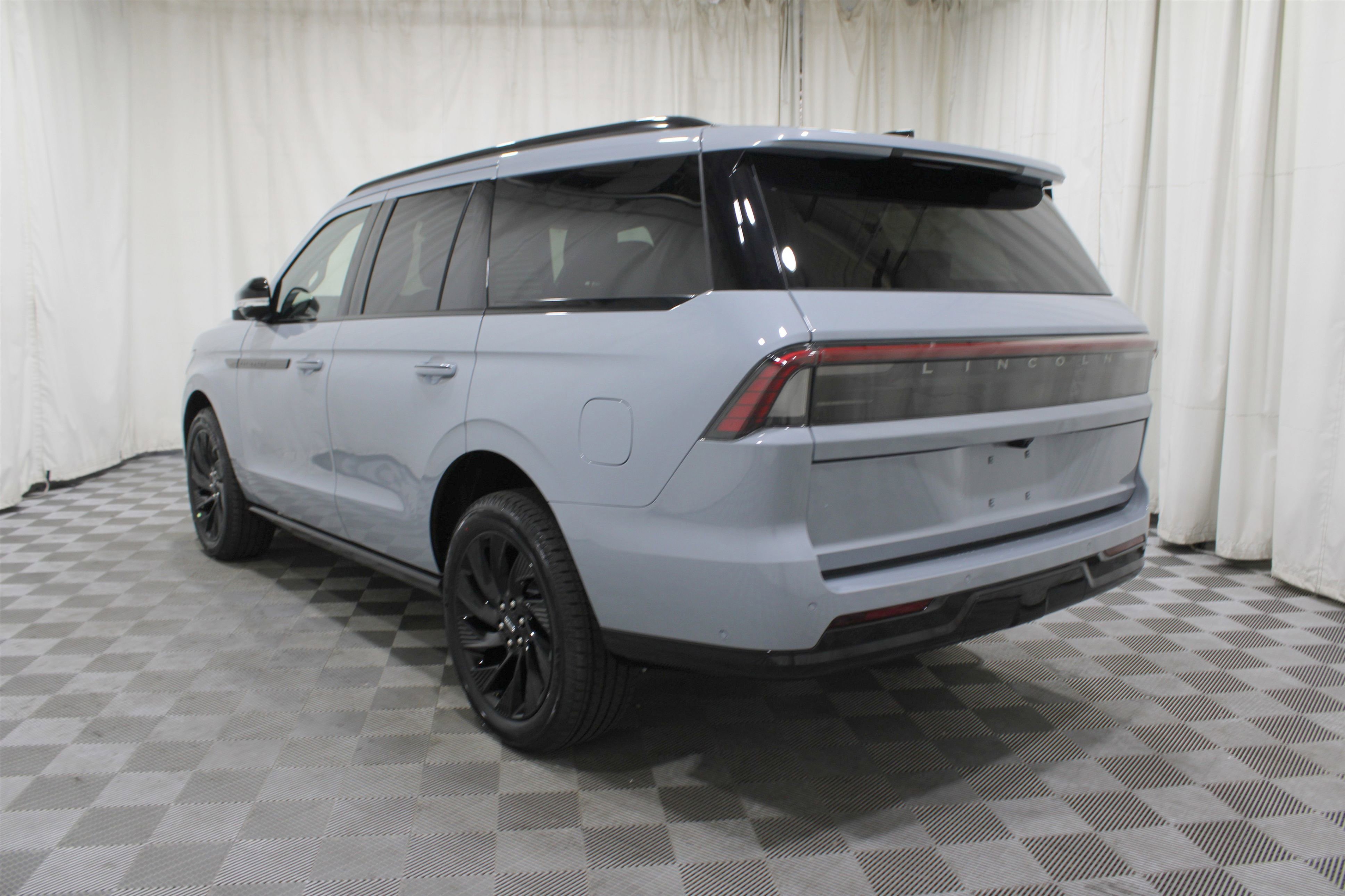 2025 Lincoln Navigator Reserve photo 4