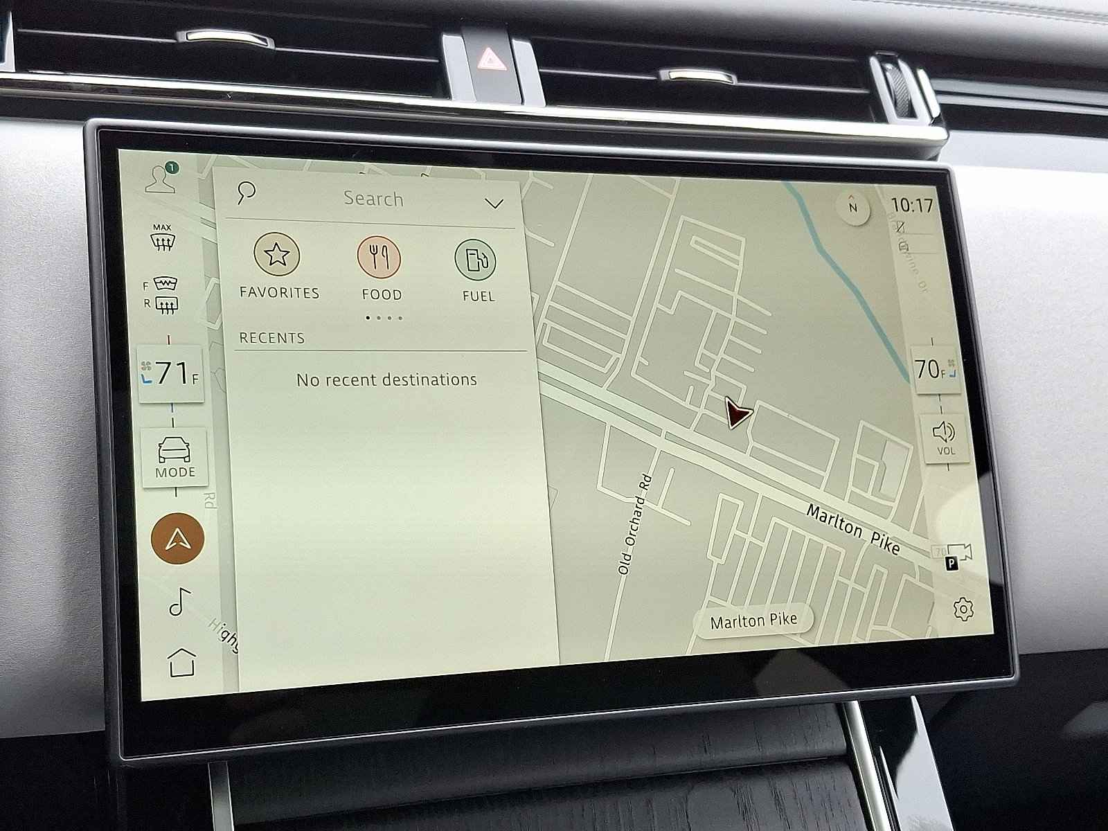 2026 Land Rover Range Rover Velar SE photo 17