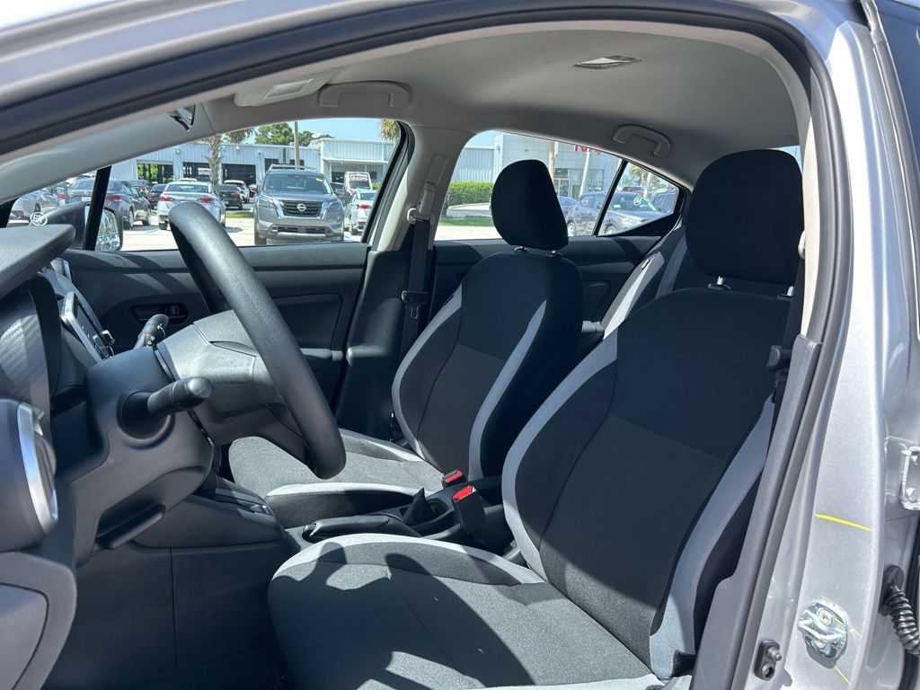 2025 Nissan Versa S photo 13