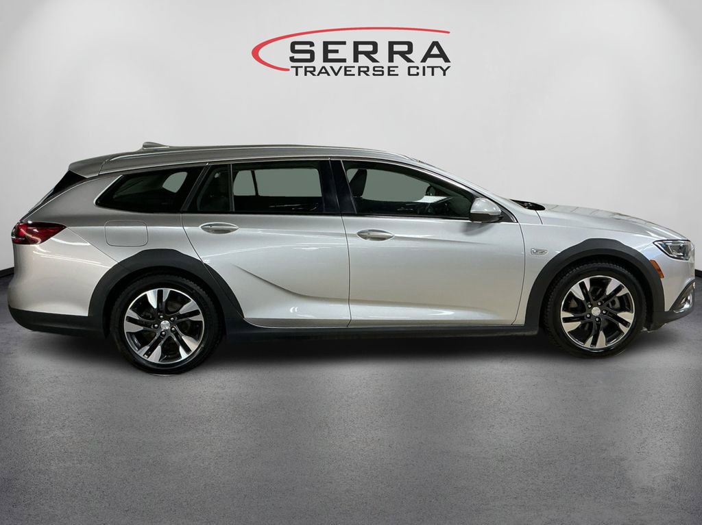 2018 Buick Regal TourX Essence photo 4