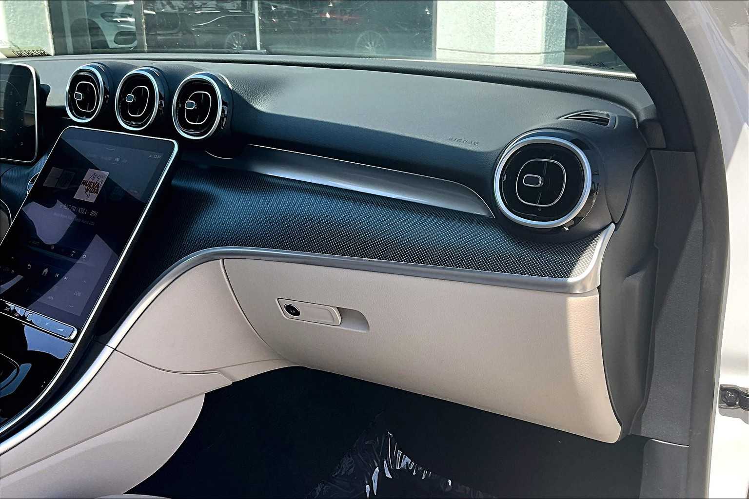 2025 Mercedes Benz C 300 photo 17