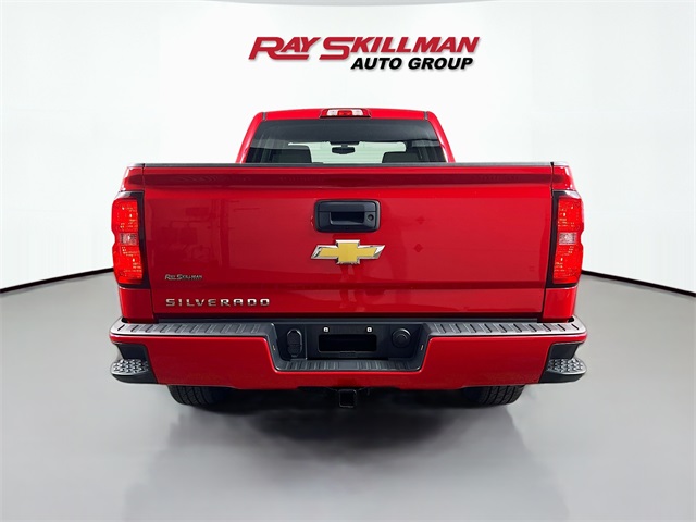 2018 Chevrolet Silverado 1500 Custom photo 6