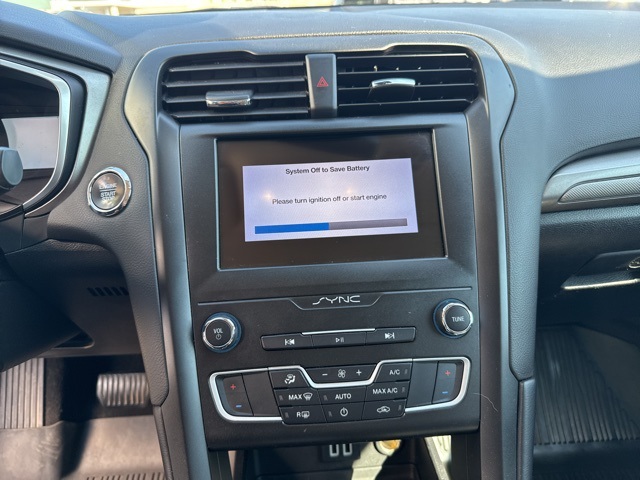 2019 Ford Fusion SE photo 17